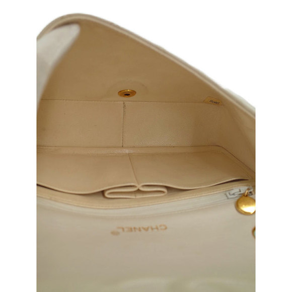 Chanel Matelasse Chain Shoulder Bag White - Picture 3 of 8